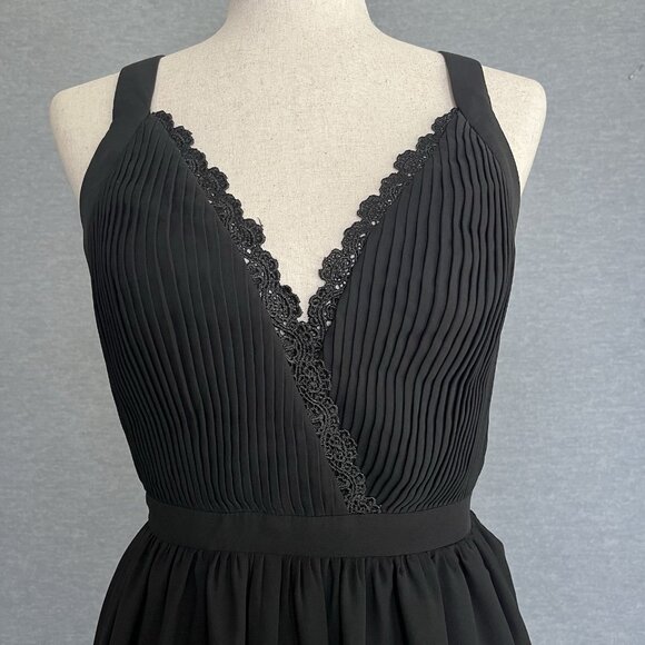 Fame and Partners Black Plunge Neck Dress Size 4 Thigh High Slit Formal Maxi NWT - Picture 4 of 16